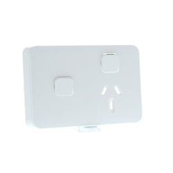 Iconic Skin Socket Sw Horiz Single + Switch 10A Solid White