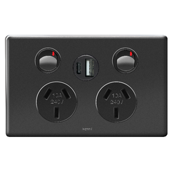 Legrand DGPO 10A WITH INTEGRATED USB 2.4A TYPE A+C BLACK