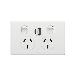 Legrand DGPO 10A WITH INTEGRATED USB 2.4A TYPE A+C MATT WHITE