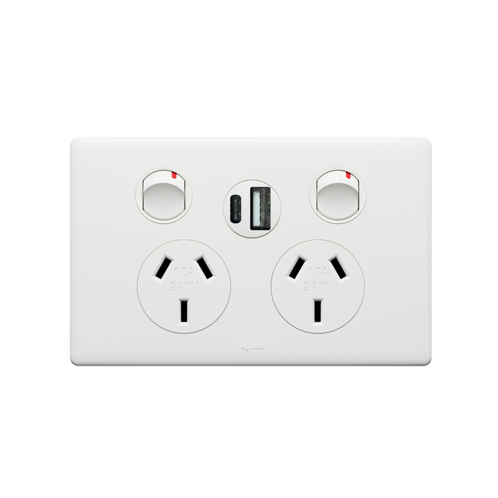 Legrand DGPO 10A WITH INTEGRATED USB 2.4A TYPE A+C MATT WHITE